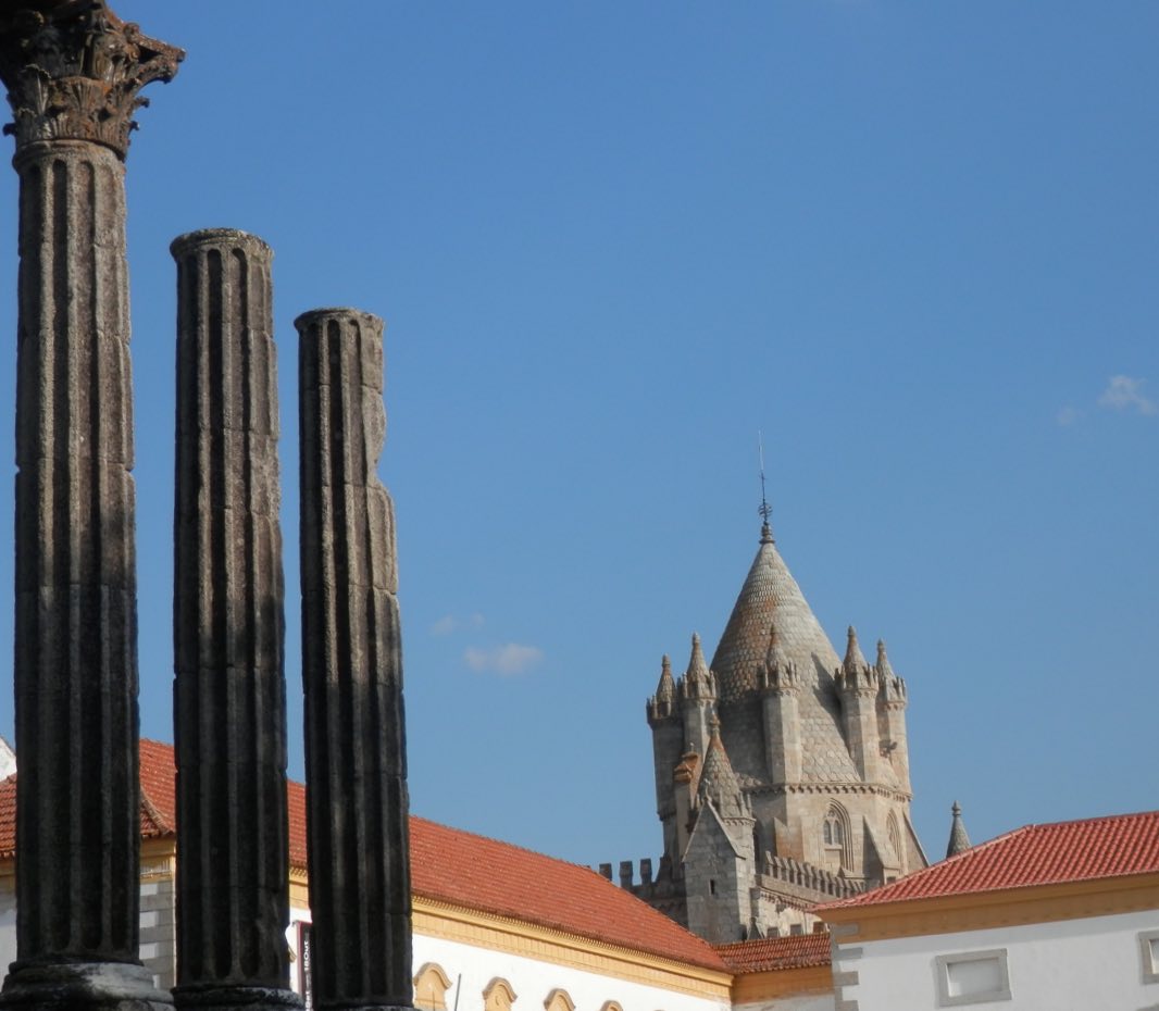 catedral y templo romano evora portugal